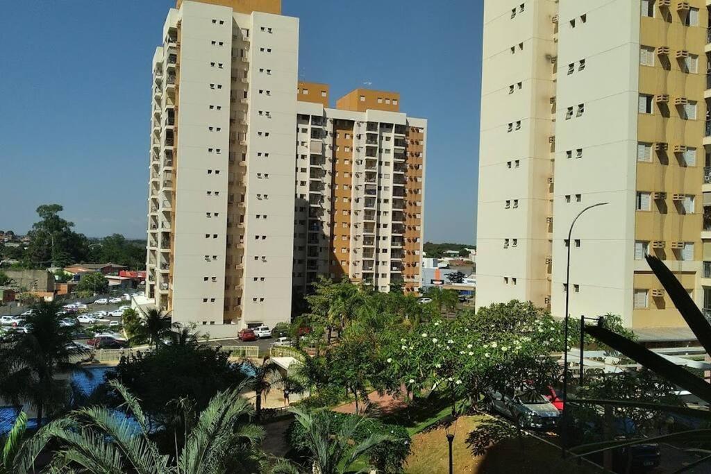 Apto Excelente Localizacao E Aconchego. Cuiabá Eksteriør billede
