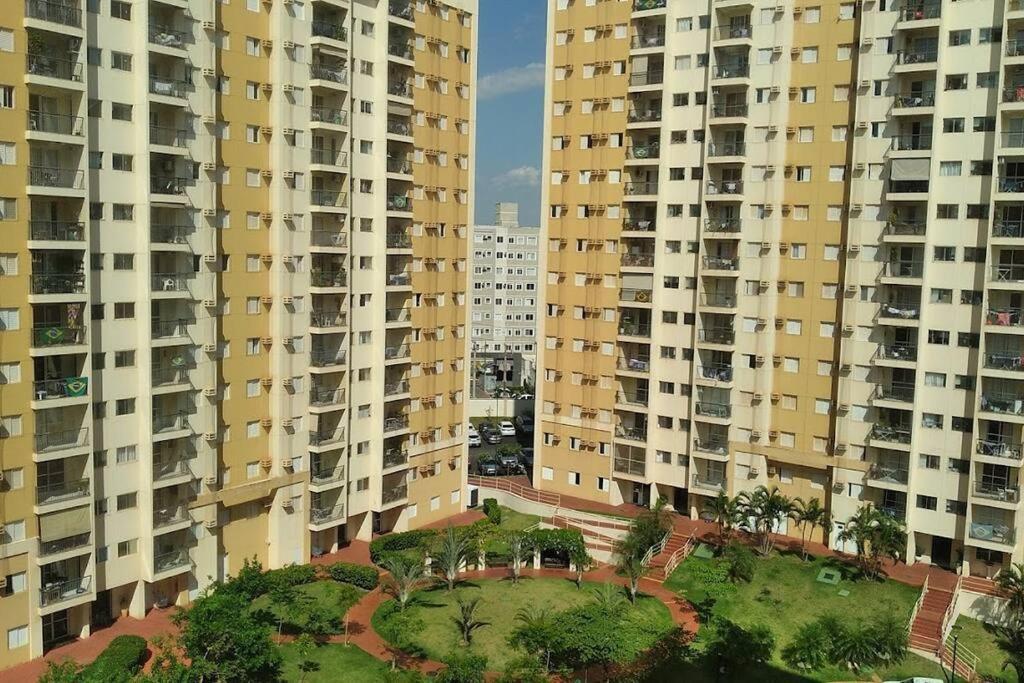 Apto Excelente Localizacao E Aconchego. Cuiabá Eksteriør billede